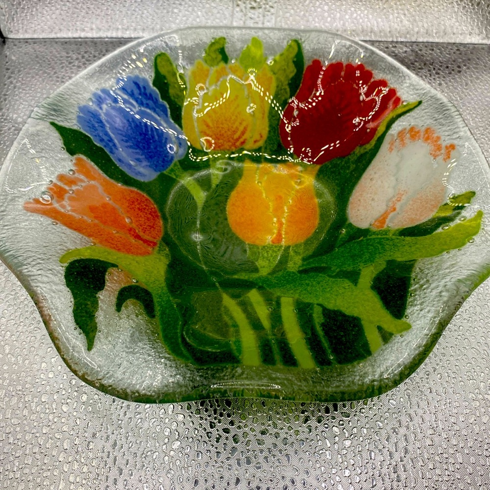 Signed Tulip Fused Glass Bowl “Peggy Karr”